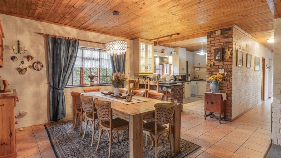 5 Bedroom Property for Sale in Sandbaai Western Cape